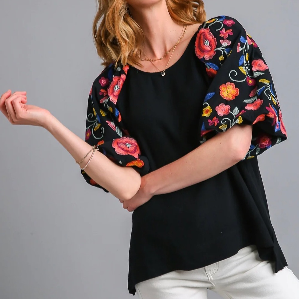 Umgee puffy sleeve top